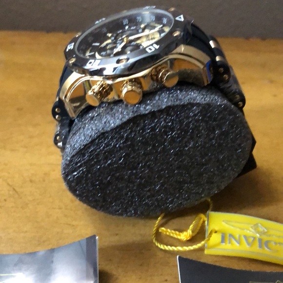 INVICTA Pro Diver Men VD 54 B Quartz Watch (Black/Gold) - Picture 6 of 10